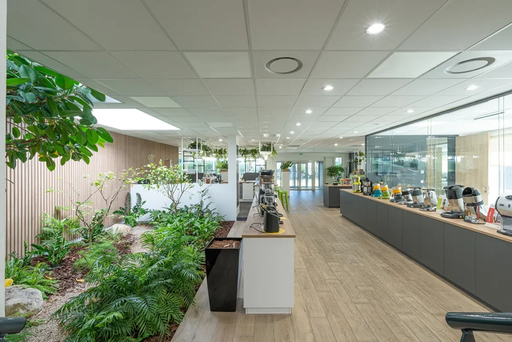 showroom-vente-presse-agrumes-santos-cmc-construction-par-Entourage-communication-Julien-Michel-2 Mise en valeur des presses-agrumes professionnels Santos dans leur nouvel espace de vente.